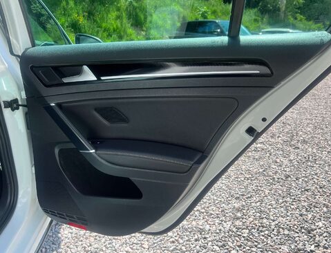 Volkswagen Golf 2.0 Golf R TSi 4Motion Semi-Auto 4WD 5dr 14