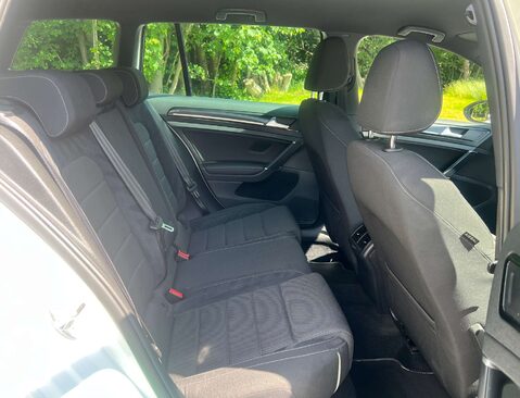 Volkswagen Golf 2.0 Golf R TSi 4Motion Semi-Auto 4WD 5dr 16
