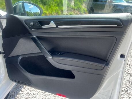 Volkswagen Golf 2.0 Golf R TSi 4Motion Semi-Auto 4WD 5dr 18