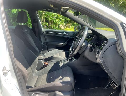 Volkswagen Golf 2.0 Golf R TSi 4Motion Semi-Auto 4WD 5dr 20