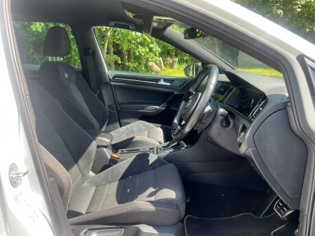 Volkswagen Golf 2.0 Golf R TSi 4Motion Semi-Auto 4WD 5dr 20