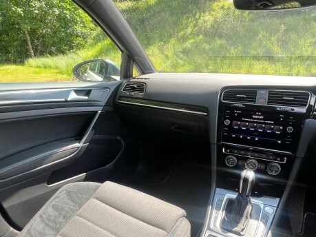 Volkswagen Golf 2.0 Golf R TSi 4Motion Semi-Auto 4WD 5dr 24