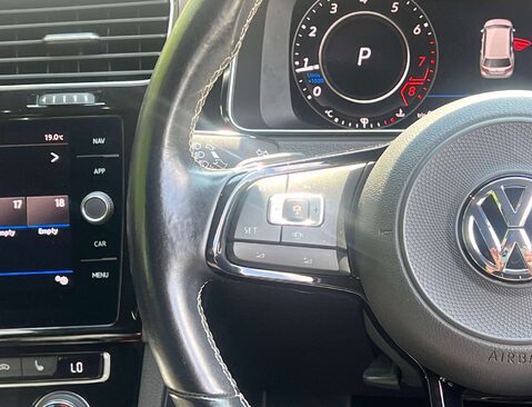 Volkswagen Golf 2.0 Golf R TSi 4Motion Semi-Auto 4WD 5dr 27