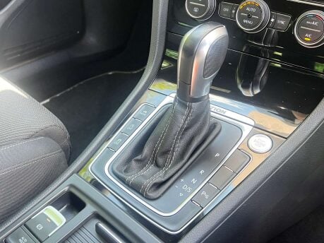 Volkswagen Golf 2.0 Golf R TSi 4Motion Semi-Auto 4WD 5dr 30