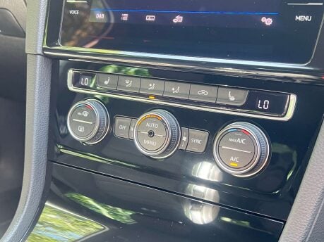 Volkswagen Golf 2.0 Golf R TSi 4Motion Semi-Auto 4WD 5dr 31