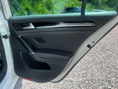 Volkswagen Golf 2.0 Golf R TSi 4Motion Semi-Auto 4WD 5dr 14