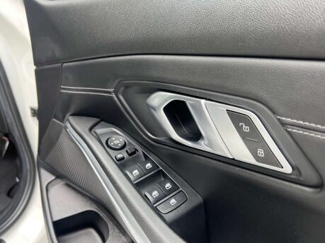BMW 3 Series 2.0 320I M Sport Auto 4dr 21