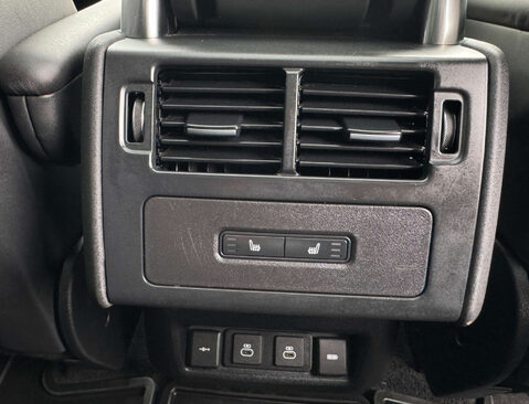 Land Rover Discovery 3.0 Discovery R-Dynamic HSE D MHEV Auto 4WD 5dr 28