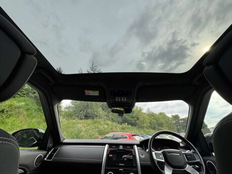 Land Rover Discovery 3.0 Discovery R-Dynamic HSE D MHEV Auto 4WD 5dr 31