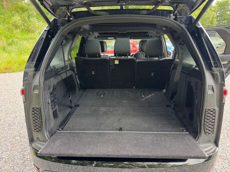 Land Rover Discovery 3.0 Discovery R-Dynamic HSE D MHEV Auto 4WD 5dr 19