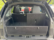 Land Rover Discovery 3.0 Discovery R-Dynamic HSE D MHEV Auto 4WD 5dr 12