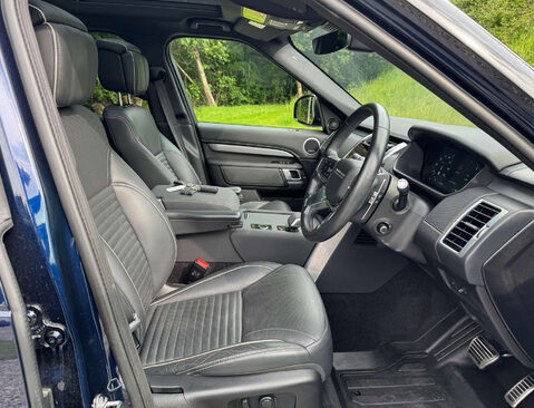 Land Rover Discovery 3.0 Discovery R-Dynamic HSE D MHEV Auto 4WD 5dr 34