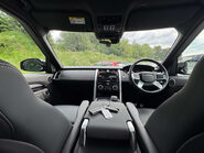 Land Rover Discovery 3.0 Discovery R-Dynamic HSE D MHEV Auto 4WD 5dr 30