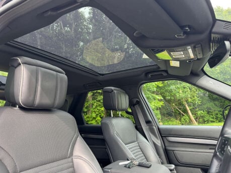 Land Rover Discovery 3.0 Discovery R-Dynamic HSE D MHEV Auto 4WD 5dr 41