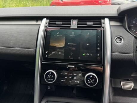 Land Rover Discovery 3.0 Discovery R-Dynamic HSE D MHEV Auto 4WD 5dr 44