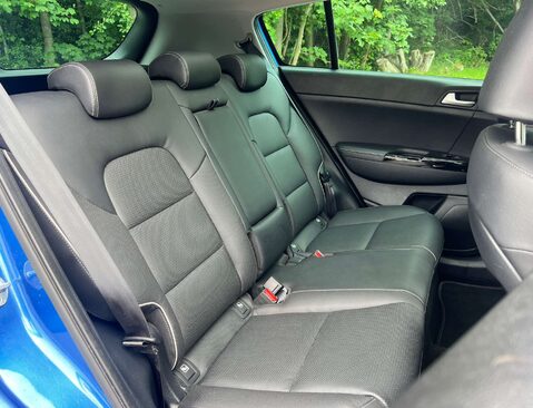 Kia Sportage 1.6 Sportage 4 ISG 4x4 Semi-Auto 4WD 5dr 17