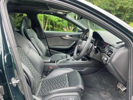 Audi A4 2.9 RS 4 TFSI Quattro Auto 4WD 5dr 28