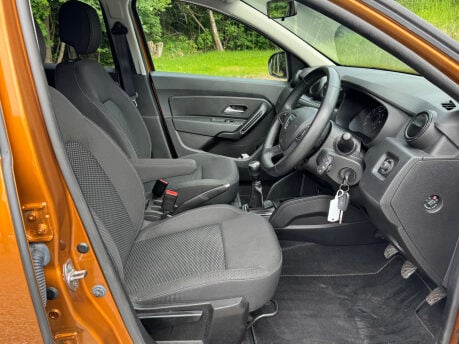Dacia Duster 1.0 Duster Comfort TCe 4x2 5dr 9
