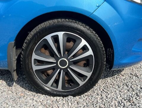 Ford Fiesta 1.2 Fiesta Edge 5dr 9