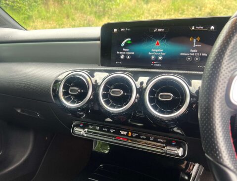 Mercedes-Benz A Class 1.3 A 200 AMG Line Exeutive Auto 5dr 29