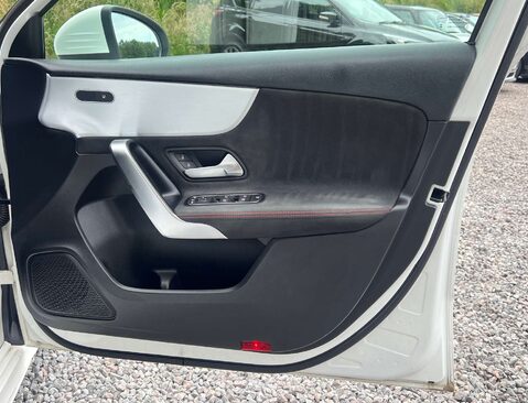 Mercedes-Benz A Class 1.3 A 200 AMG Line Exeutive Auto 5dr 37