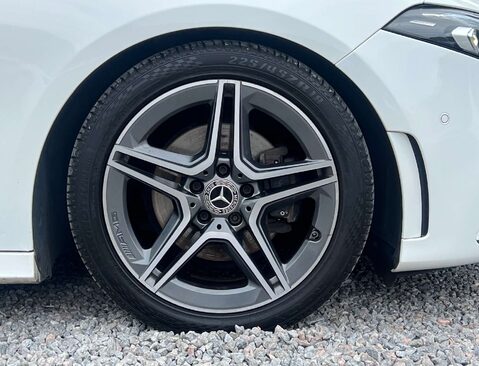 Mercedes-Benz A Class 1.3 A 200 AMG Line Exeutive Auto 5dr 9