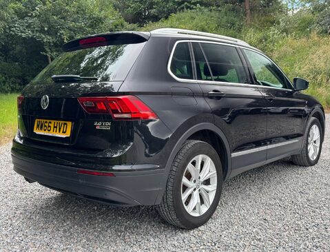 Volkswagen Tiguan 2.0 Tiguan SE Nav TDI BlueMotion Technology 4Motion Semi-Auto 4WD 5dr 3