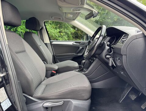 Volkswagen Tiguan 2.0 Tiguan SE Nav TDI BlueMotion Technology 4Motion Semi-Auto 4WD 5dr 15