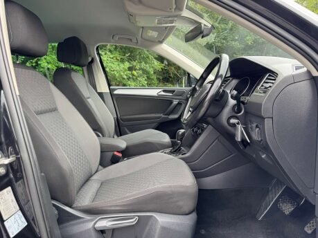 Volkswagen Tiguan 2.0 Tiguan SE Nav TDI BlueMotion Technology 4Motion Semi-Auto 4WD 5dr 15