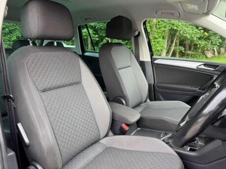 Volkswagen Tiguan 2.0 Tiguan SE Nav TDI BlueMotion Technology 4Motion Semi-Auto 4WD 5dr 16