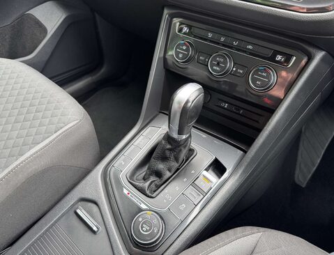 Volkswagen Tiguan 2.0 Tiguan SE Nav TDI BlueMotion Technology 4Motion Semi-Auto 4WD 5dr 29