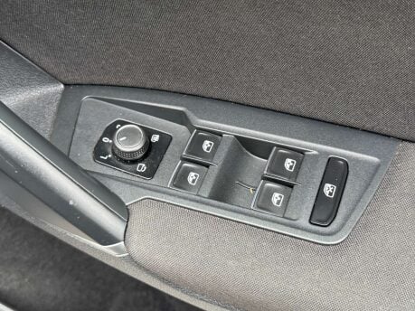 Volkswagen Tiguan 2.0 Tiguan SE Nav TDI BlueMotion Technology 4Motion Semi-Auto 4WD 5dr 31