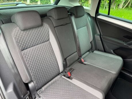 Volkswagen Tiguan 2.0 Tiguan SE Nav TDI BlueMotion Technology 4Motion Semi-Auto 4WD 5dr 32