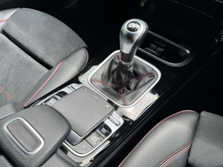 Mercedes-Benz A Class 1.3 A 200 AMG Line 5dr 28