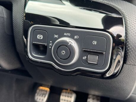 Mercedes-Benz A Class 1.3 A 200 AMG Line 5dr 31
