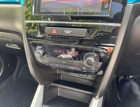 Suzuki Vitara 1.6 Vitara SZ5 DDiS Rugged Allgrip 4WD 5dr 27