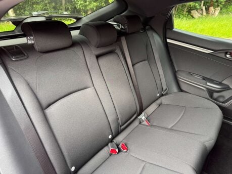 Honda Civic 1.5 Civic Sport VTec 5dr 31