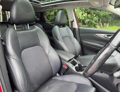 Nissan Qashqai 1.5 Qashqai Tekna dCi 5dr 14