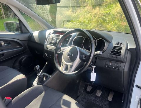 Kia Venga 1.4 Venga SR7 ISG 5dr 25