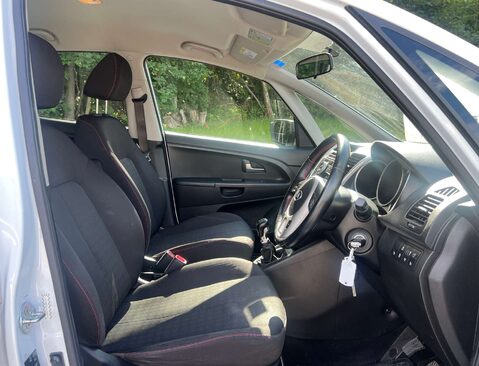 Kia Venga 1.4 Venga SR7 ISG 5dr 23