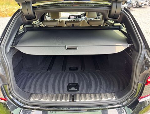BMW 3 Series 2.0 330I M Sport Auto 5dr 6