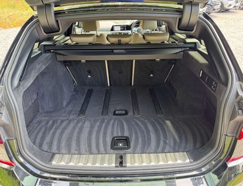 BMW 3 Series 2.0 330I M Sport Auto 5dr 7