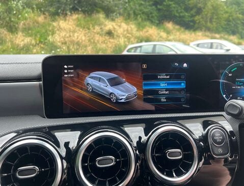Mercedes-Benz CLA Class 1.3 CLA 200 AMG Line Auto 5dr 36