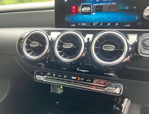 Mercedes-Benz CLA Class 1.3 CLA 200 AMG Line Auto 5dr 33