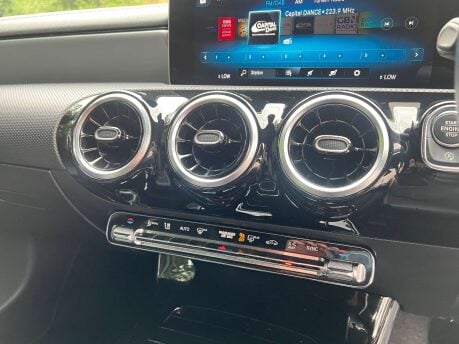 Mercedes-Benz CLA Class 1.3 CLA 200 AMG Line Auto 5dr 33