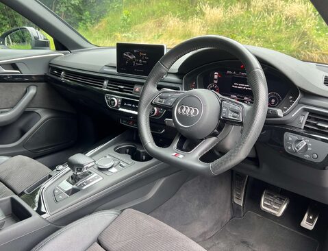 Audi A4 2.0 A4 Black Edition 40 TFSI Semi-Auto 4dr 26