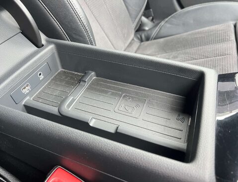 Audi A4 2.0 A4 Black Edition 40 TFSI Semi-Auto 4dr 34