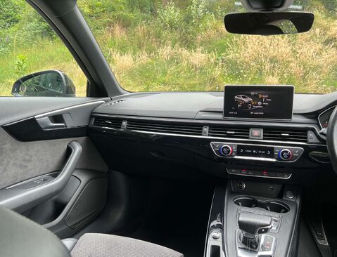 Audi A4 2.0 A4 Black Edition 40 TFSI Semi-Auto 4dr 27