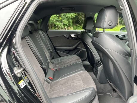 Audi A4 2.0 A4 Black Edition 40 TFSI Semi-Auto 4dr 18