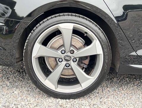 Audi A4 2.0 A4 Black Edition 40 TFSI Semi-Auto 4dr 8